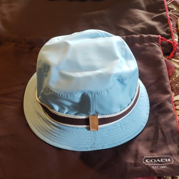 Coach - Picture 1 of 2